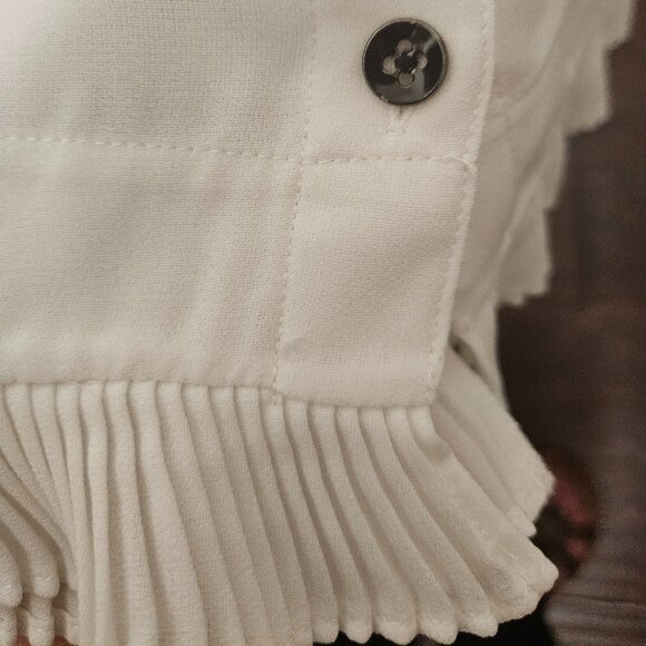 Two Cabi Blouses Size large - Picture 5 of 5